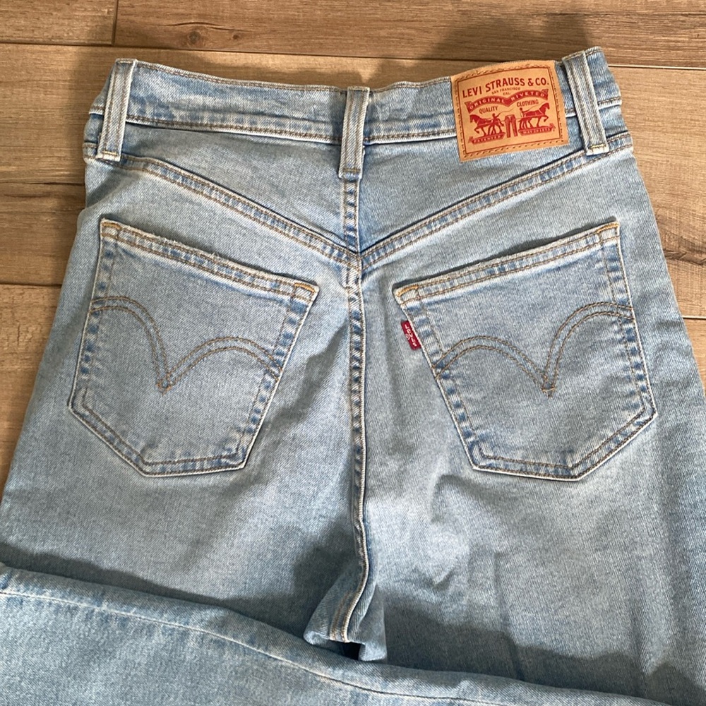 Levi’s Ribcage Straight Ankle